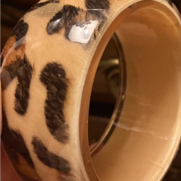 LEOPARD GLASS  CHUNKY BANGLE -lBRACELET - pristine - Picture 8 of 13